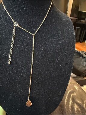Delicate Gold Lariat Necklace with Hammered Teardrop